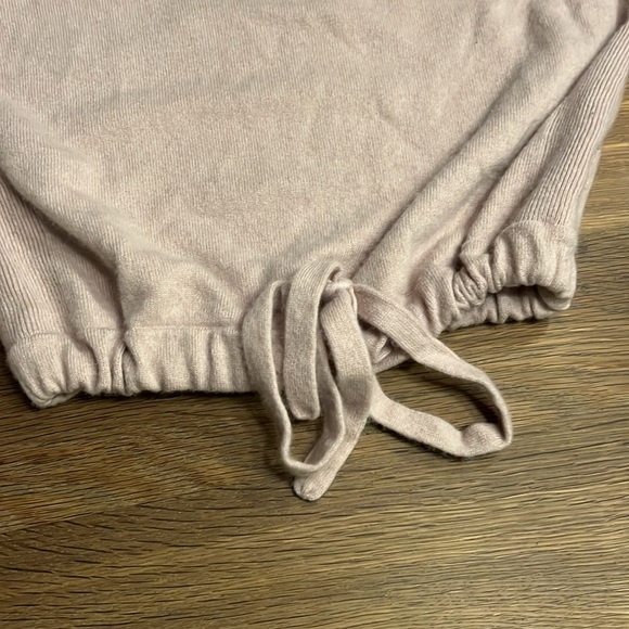 Athleta cashmere sweater dusty rose color - Picture 5 of 5